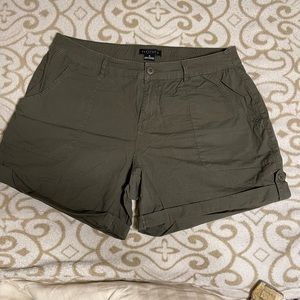 Sanctuary Green Shorts
